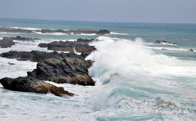 中颱泰利威脅仍未解除 非必要勿往海邊活動