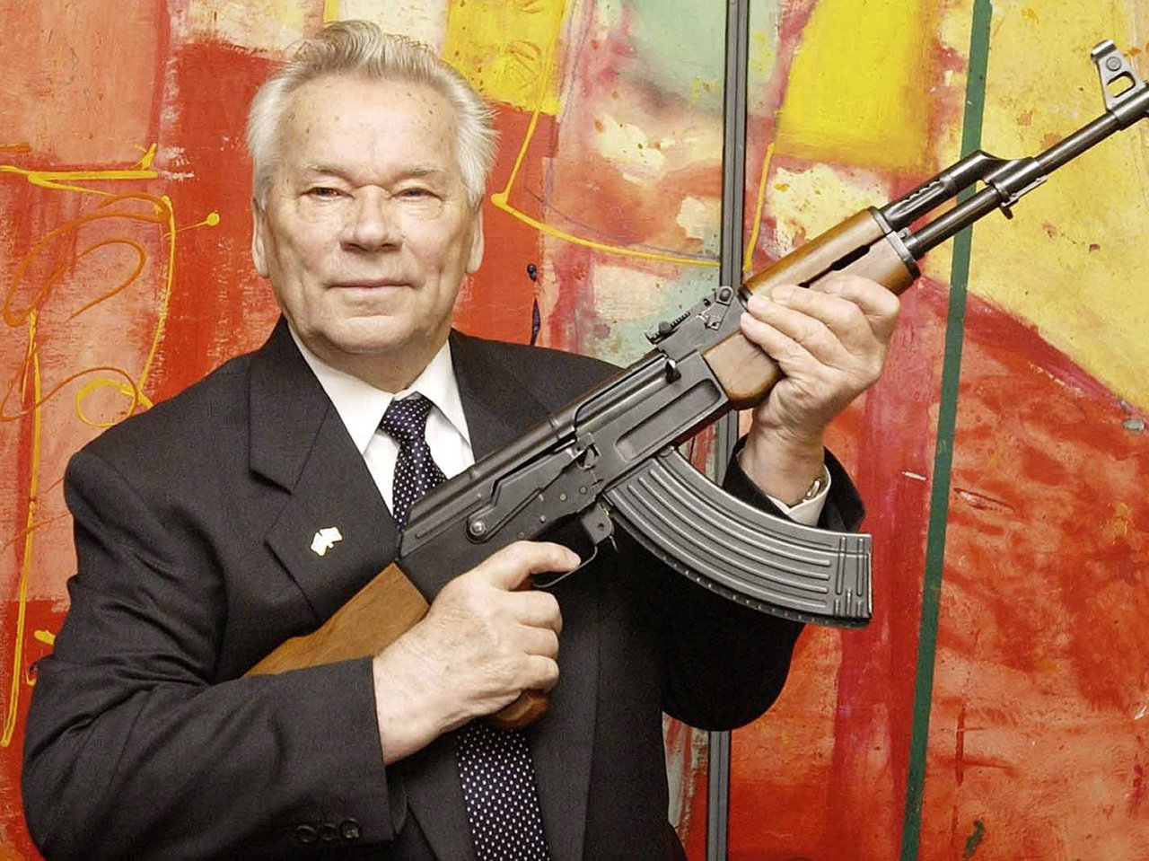 AK-47發明人立雕像 俄部長揭幕