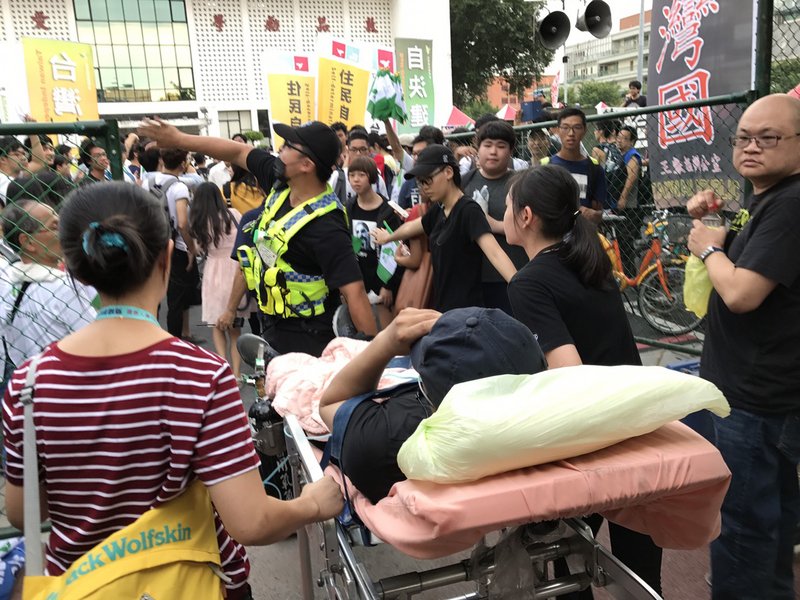 台大生場外遭毆 北市府譴責暴力