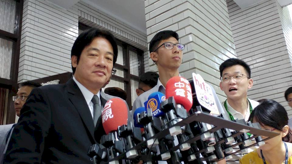 國慶不見國號與國旗？ 賴揆：有人誤會