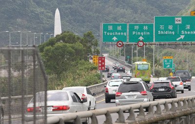 週六國慶連假首日 預測16路段最易塞車