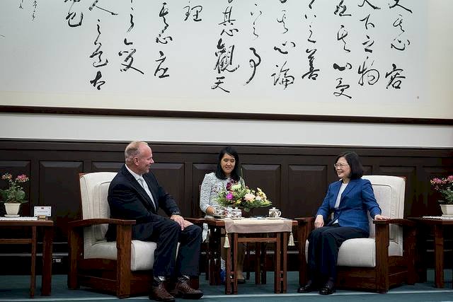 接見美懷州州長 總統盼交流潔淨能源技術
