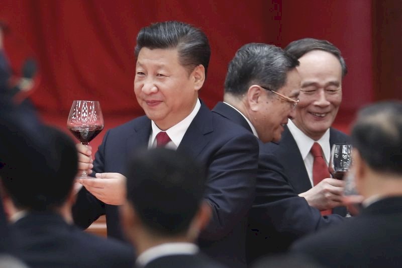 新聞辭典：「七上八下」