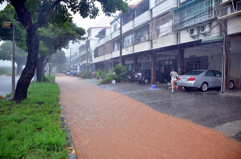 累積雨量達標 台東縣宣布下午停班停課