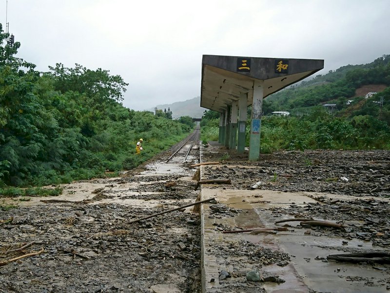 土石流 台鐵台東新北部分路線不通