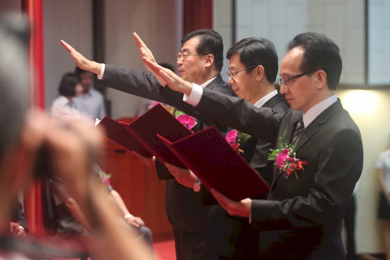 廉政署長交接 邱太三盼業務更精進