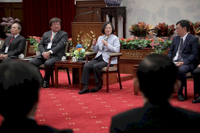 總統：強化醫療糾紛處理機制 讓醫師安心