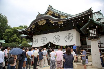 靖國神社秋祭 日相安倍供奉祭品