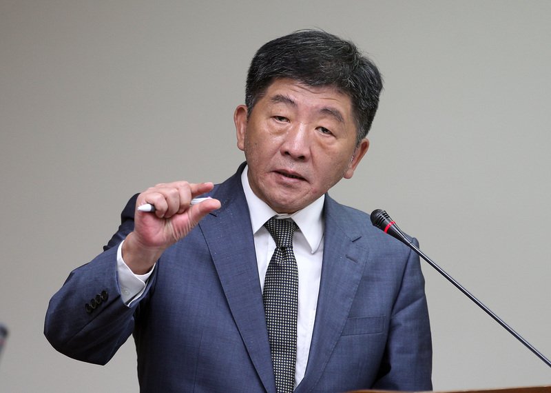 賴揆不認同「育兒百寶箱」衛福部將檢討