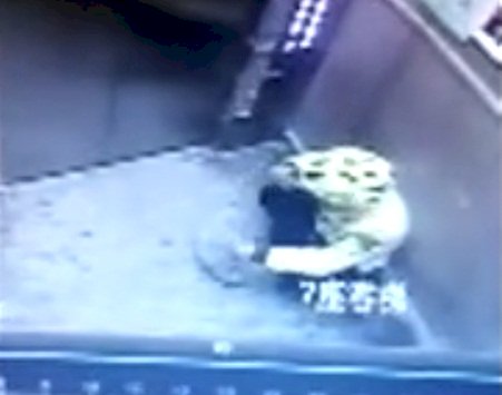 送餐路上先偷嚐 中國外賣小哥被辭退