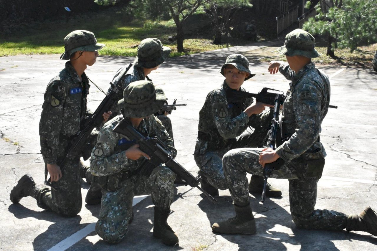 連19天山隘行軍 特戰部隊操演不中斷