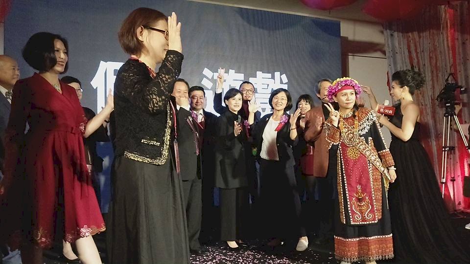 展現原創軟實力 鄭麗君：明年辦台灣時尚週
