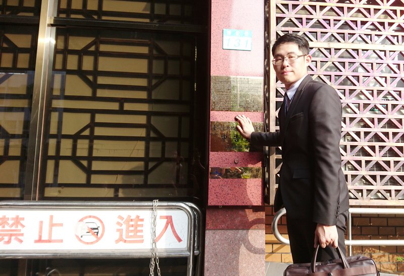 慶富案 簡太郎告黃國昌涉誹謗及誣告