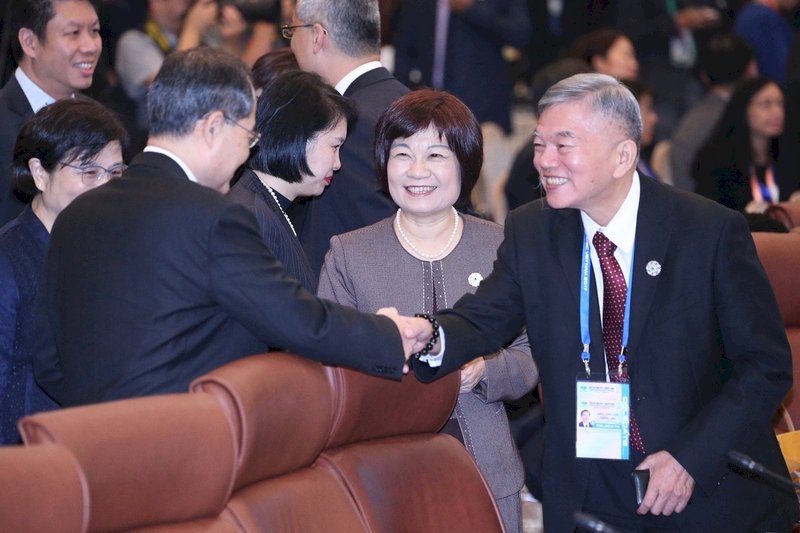 雙部長年會 陳美伶積極發言分享台成果