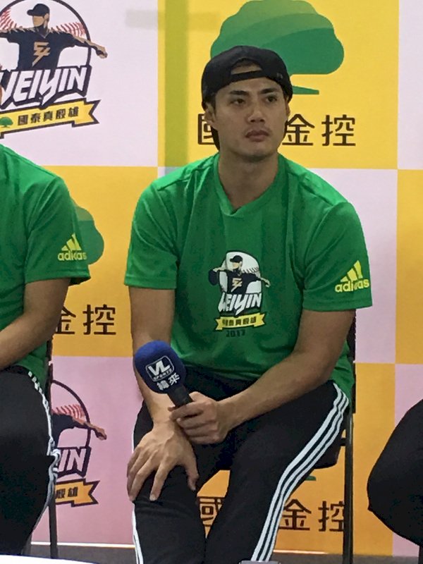 陳偉殷續留馬林魚：行使逃脫條款傷害更大