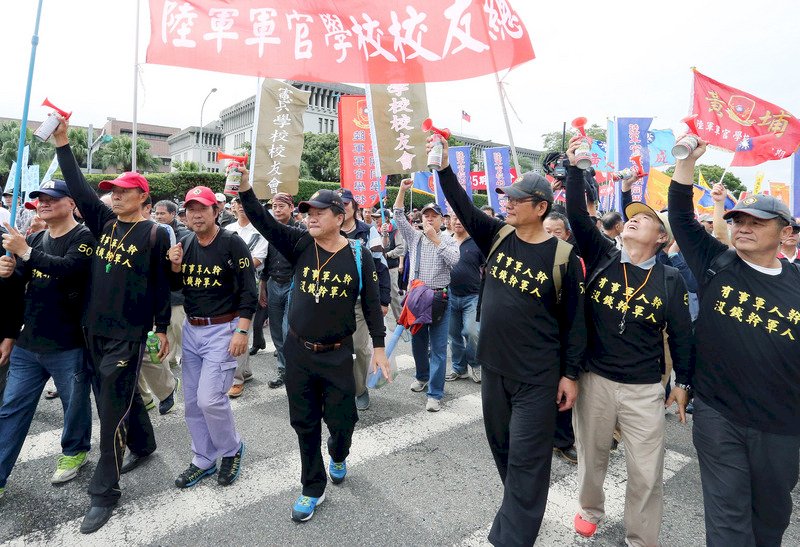 八百壯士上凱道 吳其樑：須邀各軍代表討論