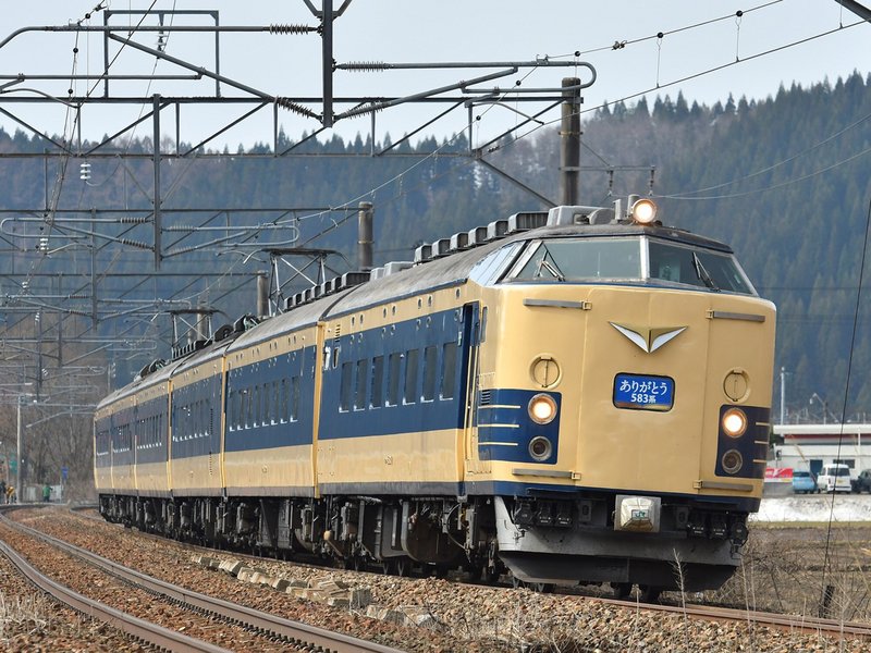 日本贈台臥鋪電車 運抵台北機廠