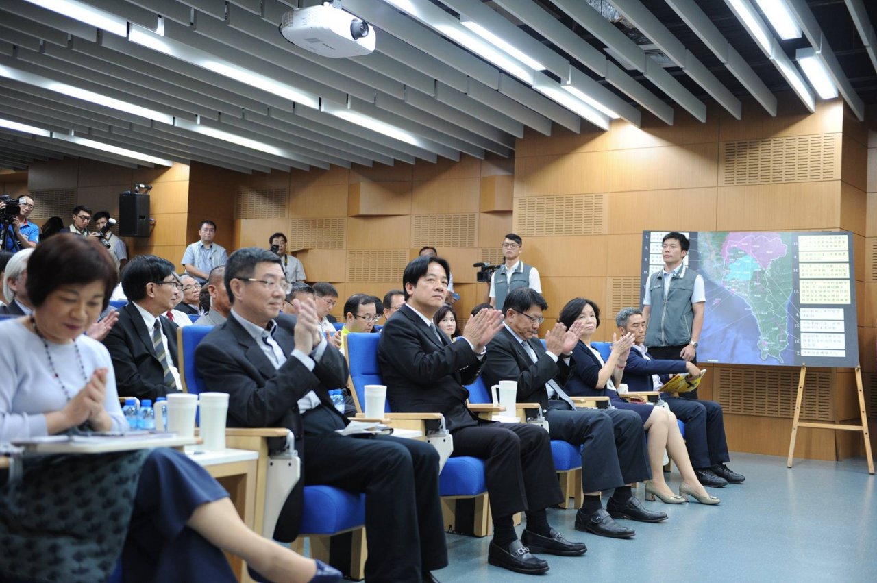 賴清德下鄉首站屏東  政委與部長隨行