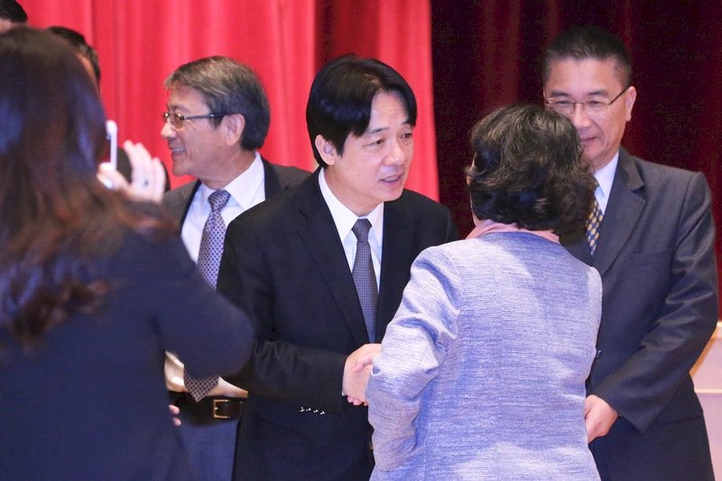 賴揆：數位經濟與資安一體兩面 籲企業支持