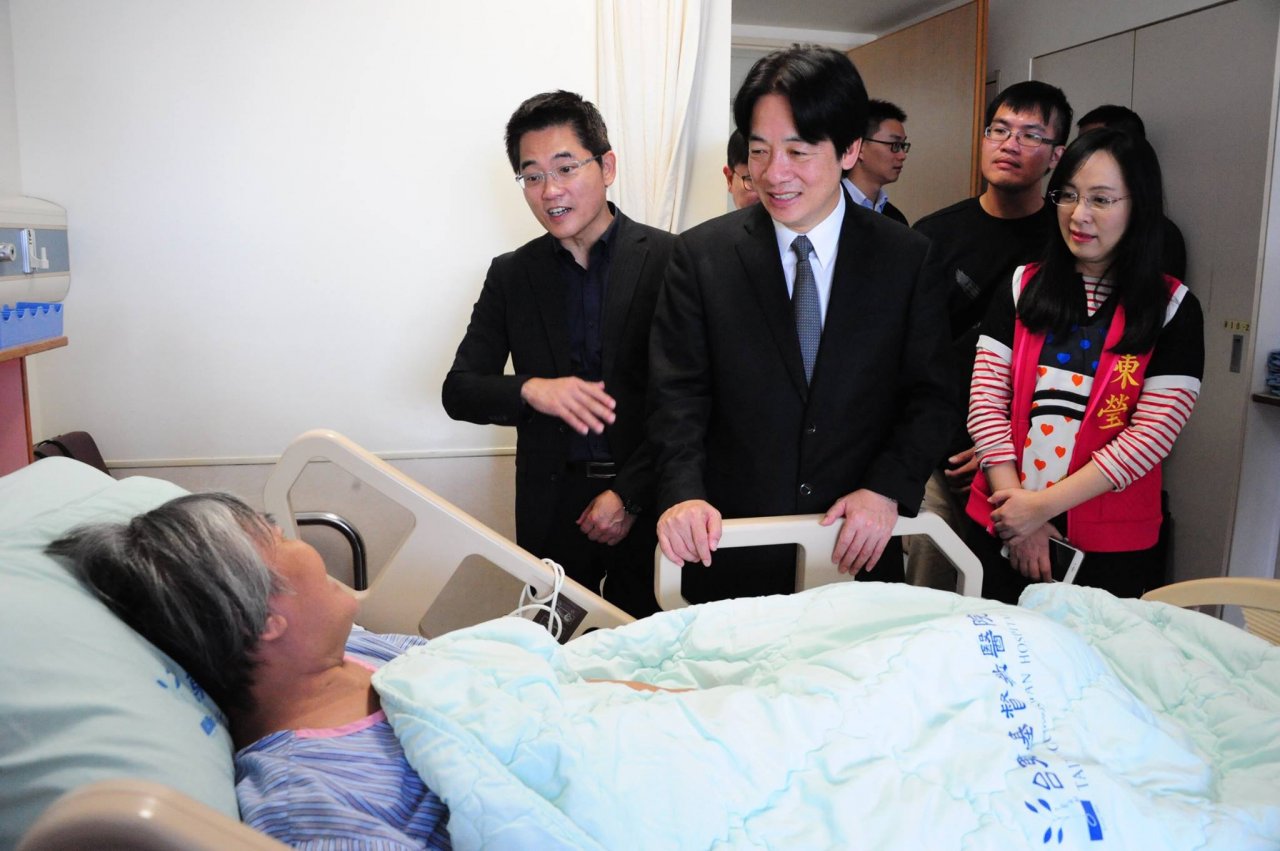 落實長照 賴揆：增進照服員福利與社會認同