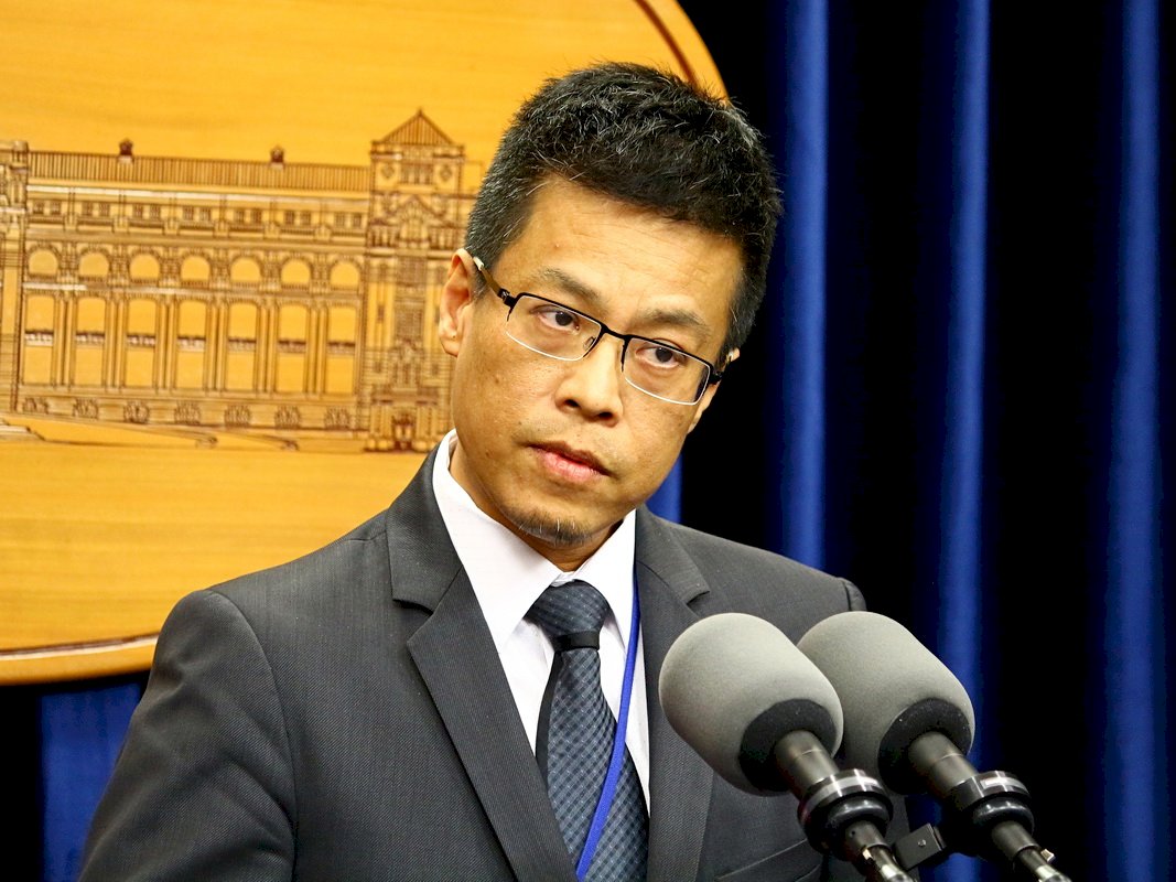 副總統週五與環團談空汙 府澄清非「摸頭」