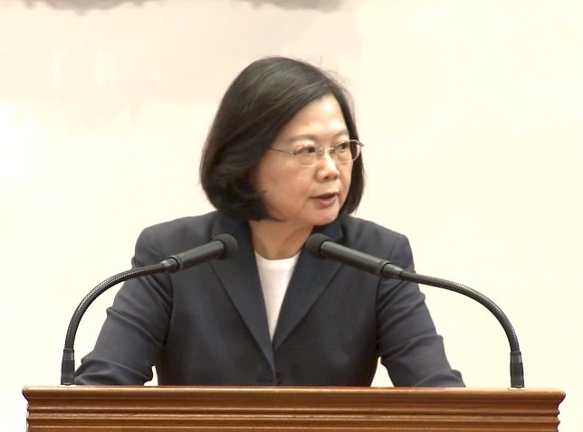 推動法規調整 總統：展現政府翻轉經濟決心