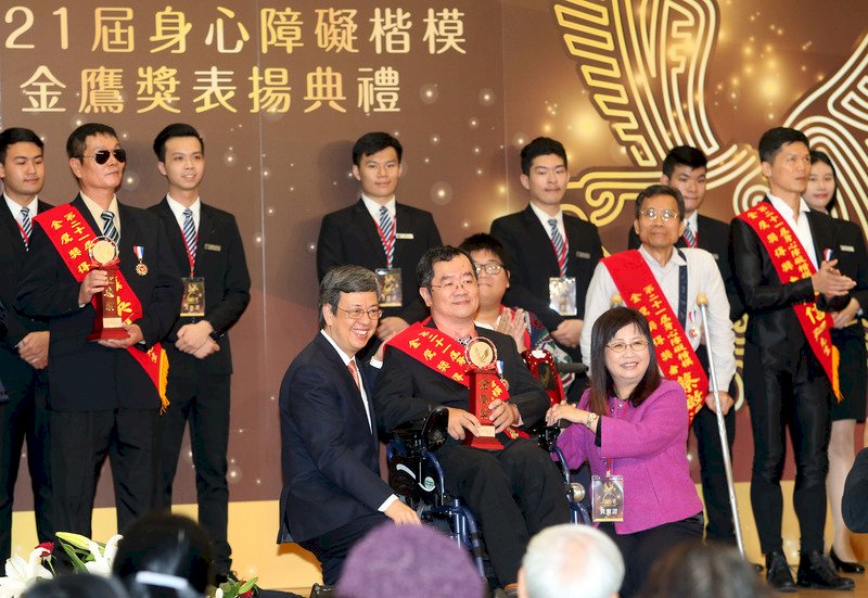 副總統：社福施政仍不足 傾聽民意修正作為