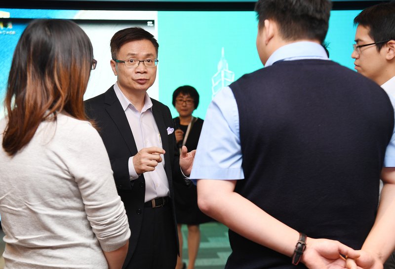 黃志芳：社會要前進 靠企業家非政治人物