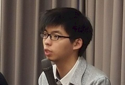 黃之鋒等發起反威權遊行 2千人響應