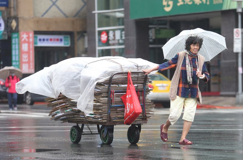 北宜仍涼局部雨 中南透光較溫暖