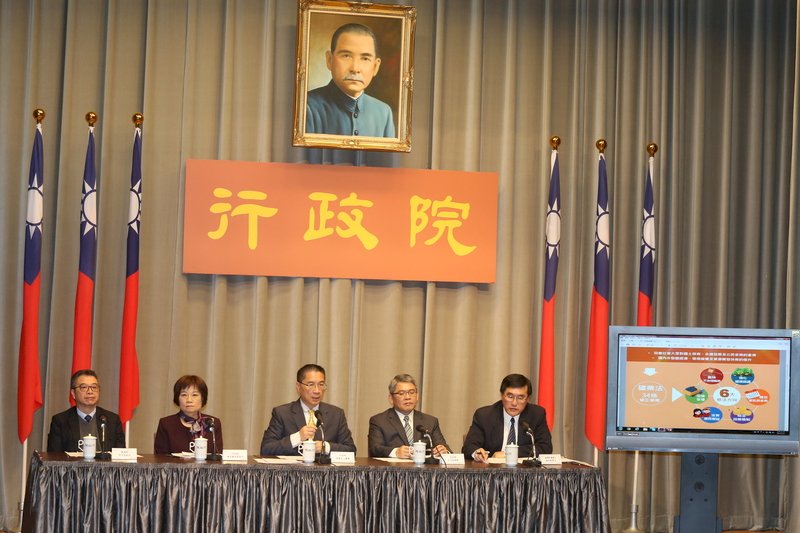 賴揆要求強化遠洋漁船管理 加強宣導與查驗