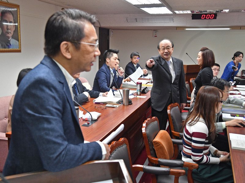 勞基法修法初審  藍委提朝野協商未果