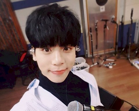 SHINee成員如家人 將送鐘鉉最後一程
