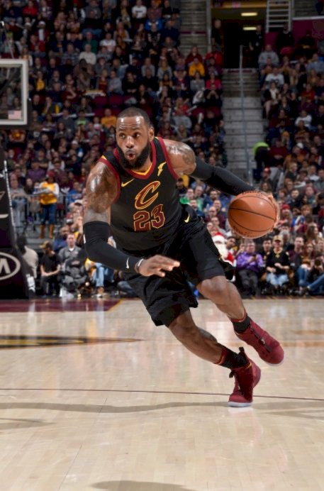 NBA詹皇飆34分 騎士斬斷公牛7連勝