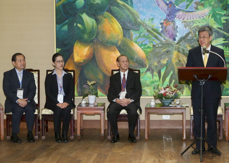 副總統：預算雖逐年緊縮 照顧日僑的心不變
