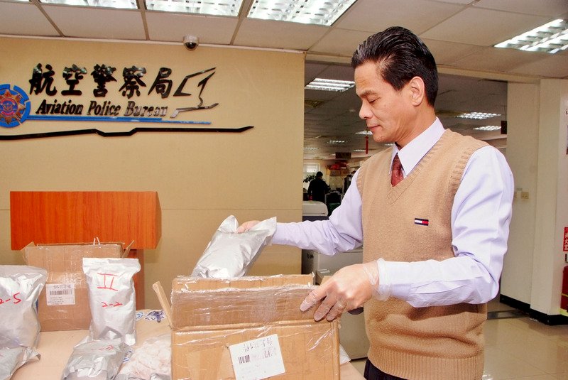 對岸經港快遞轉寄  航警局查獲新興毒品