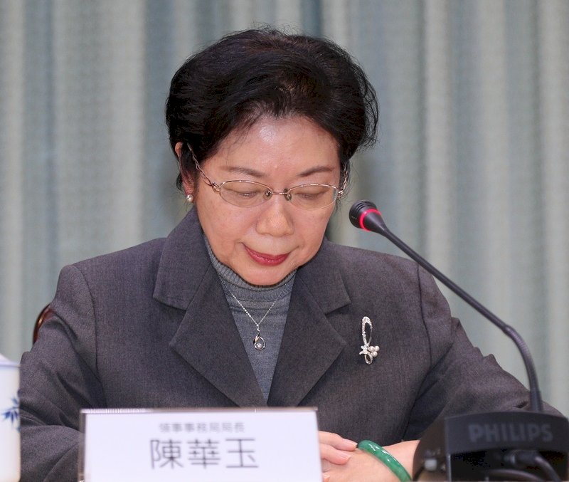 新護照誤植 首波懲處前後任領務局長