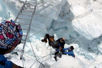 尼泊爾禁登山客獨自一人攀聖母峰