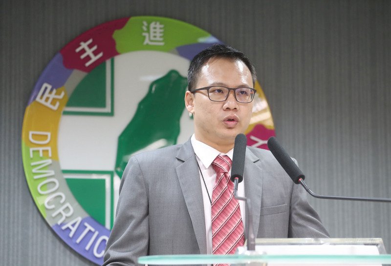 用舊版勞基法惹議 民進黨：法律是最低保障