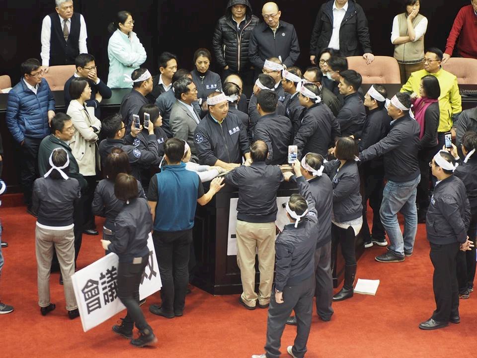 勞基法修法進入深水區  朝野爭點交鋒