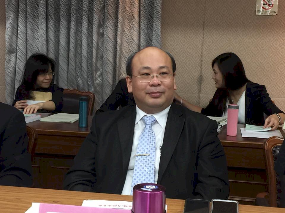 新公投法上路 擬綁年底選舉最遲4月底提案