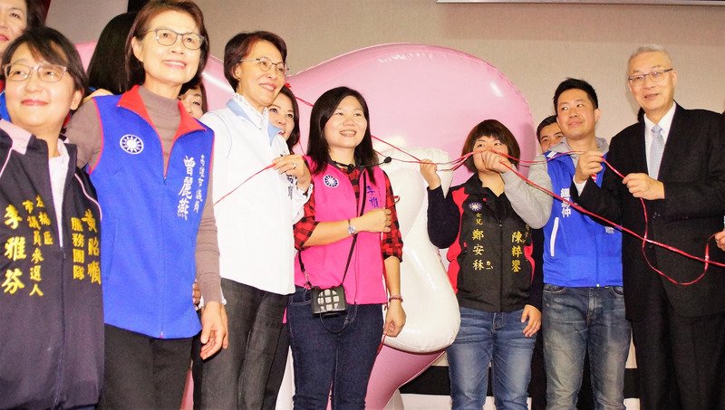 凝聚團結 為基層小組長授證
