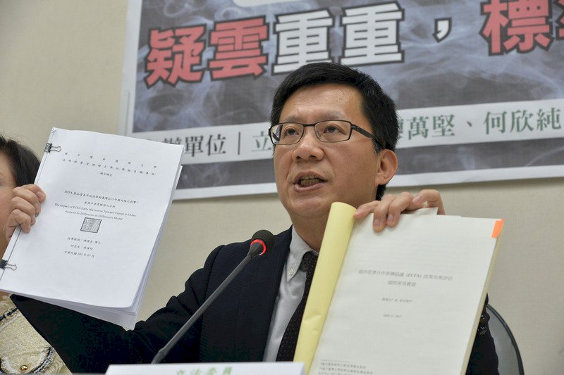 台大認定管中閔未抄襲  張廖萬堅：草率