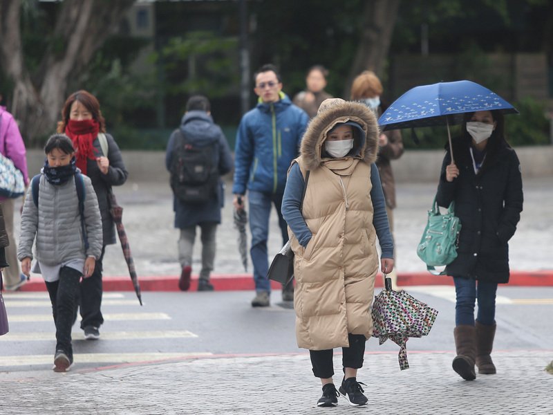 今晚強烈冷氣團來襲 週六起增強為寒流