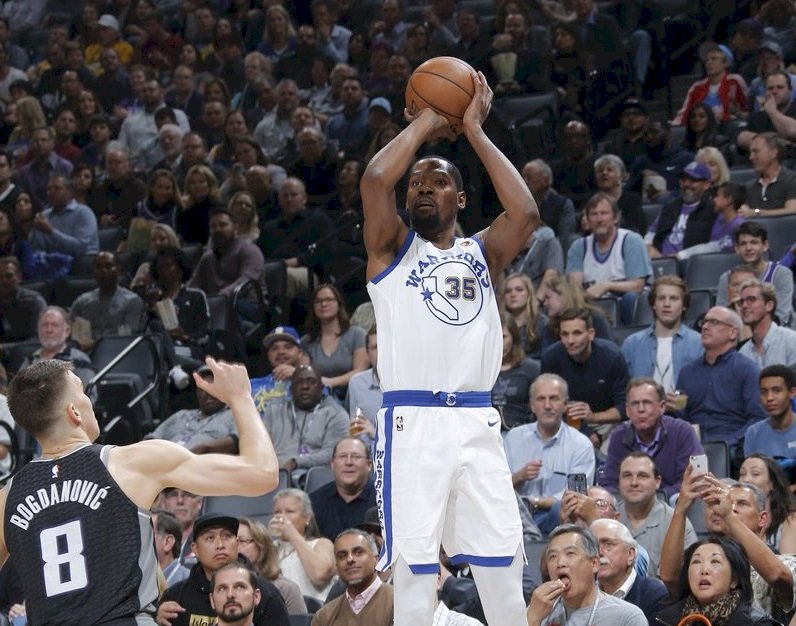 NBA杜蘭特猛轟三分球 勇士擊敗國王
