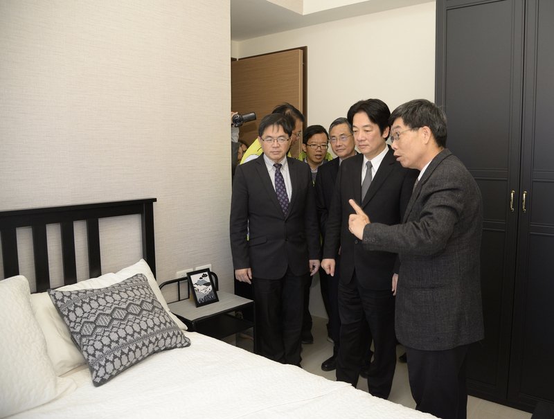 南鐵照顧住宅完工 賴揆：走到這裡不容易