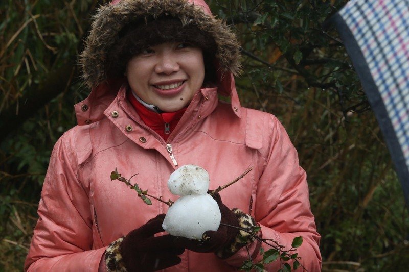 鞍部與二子坪僅飄雨 車掛雪鏈管制解除