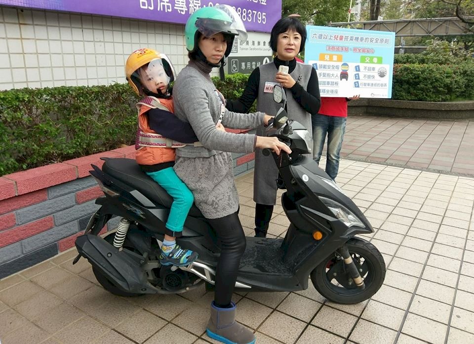 安全帶不安全 兒童乘坐機車風險高