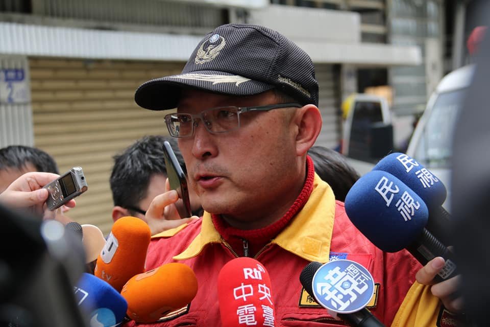 雲翠213房尋獲2名受困者 上半身仍在瓦礫中