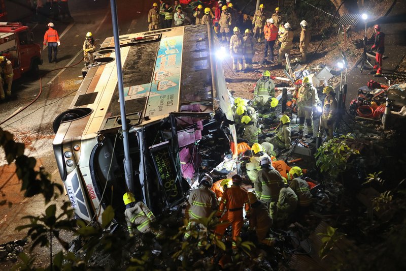 香港雙層巴士車禍19死 司機有肇事前科
